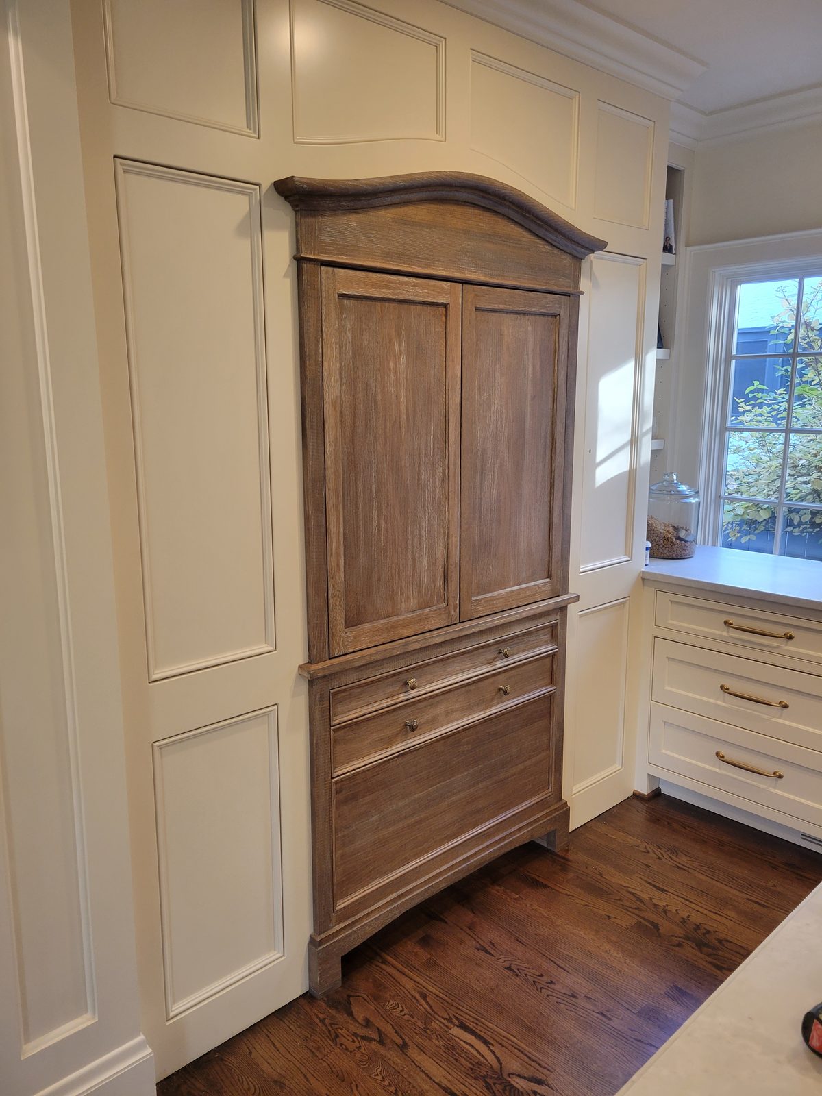 Weathered oak cellarette bar